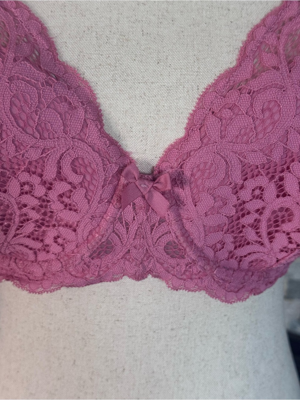 NWT Victoria's Secret Body by Victoria Lined Demi Lace Bra 38C Pink - Picture 4 of 8